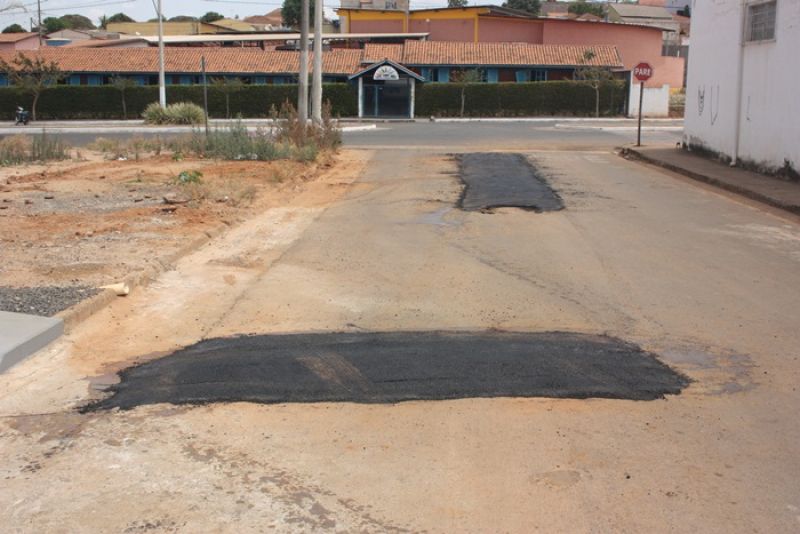 Prefeitura inicia operação tapa-buracos em ruas da cidade